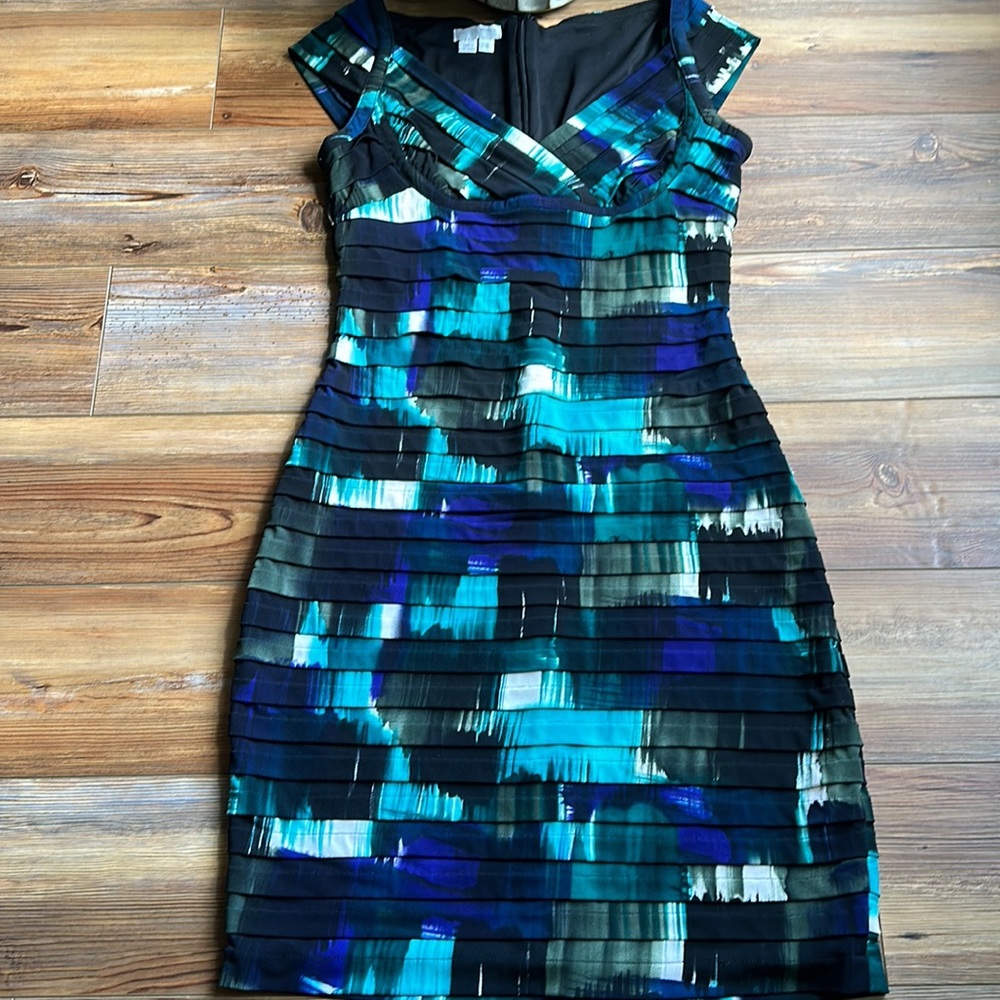 🔥London Times blue/green/black dress with cap sleeves - Picture 4 of 6